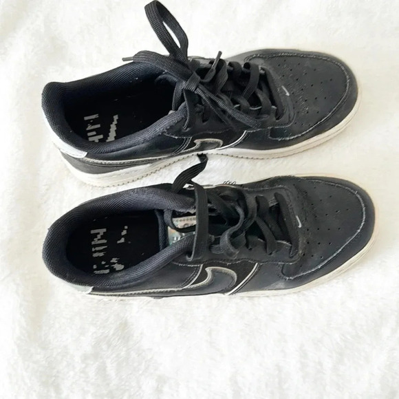 Nike Air Force 1 07 LV8 4 Black Iridescent low top sneakers size 4.5Y/6 women - Picture 6 of 12